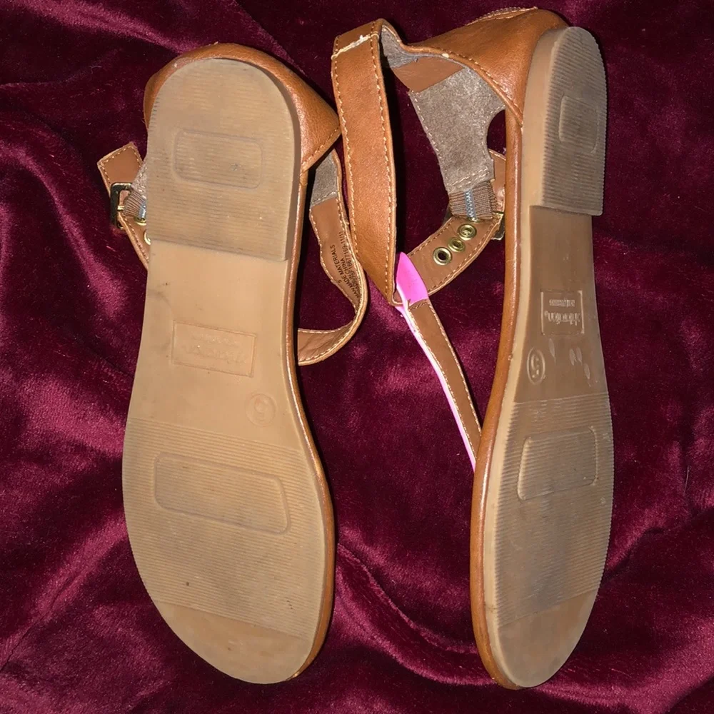 Brown‎ and pink sandals